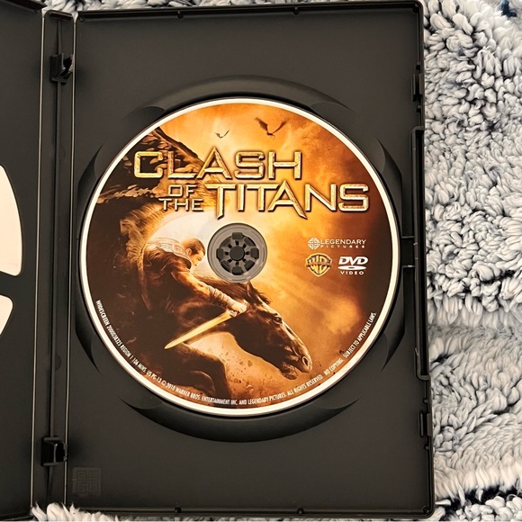 ✨10 for $15✨ Clash of the Titans (DVD, 2010) - Picture 2 of 4